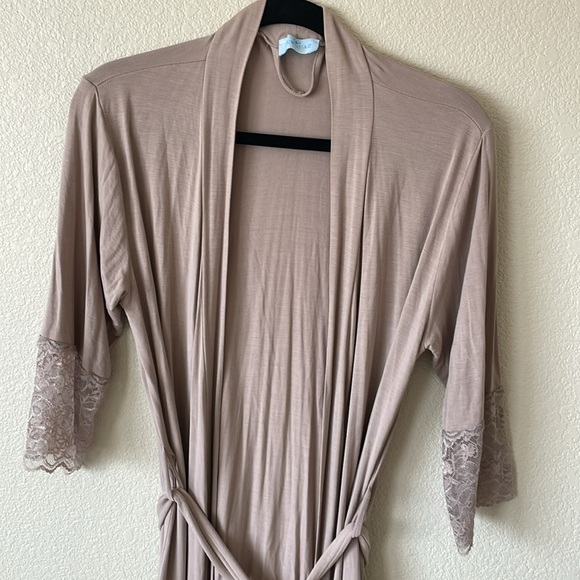 Turquaz Bamboo Lightweight Bathrobe L Beige Lace Trim Belted Minimalist Neutral - Picture 5 of 9